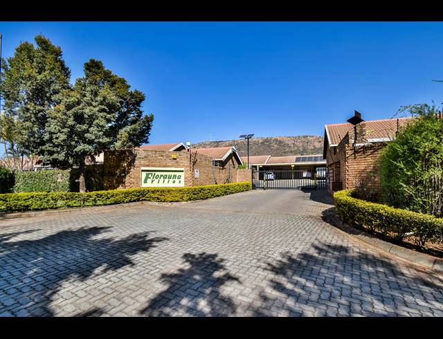 2 BEDROOM TOWNHOUSE SOLD IN FLORAUNA